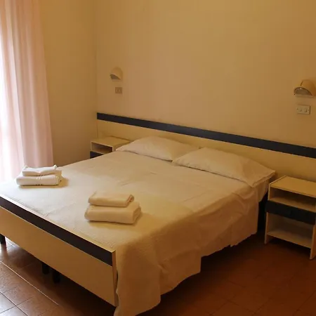 Ponente Rooms&coffee Hotel 2*