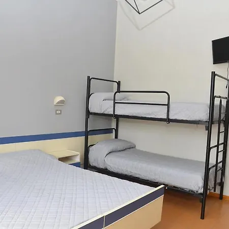 Hotel Ponente Rooms&coffee 2*