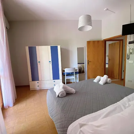 Ponente Rooms&coffee Hotel 2*