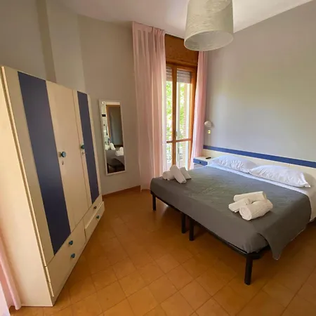 Hotel Ponente Rooms&coffee 2*